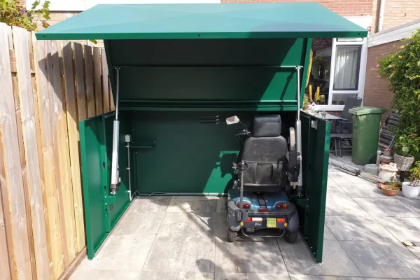 Duostalling achtertuin twee scootmobielen