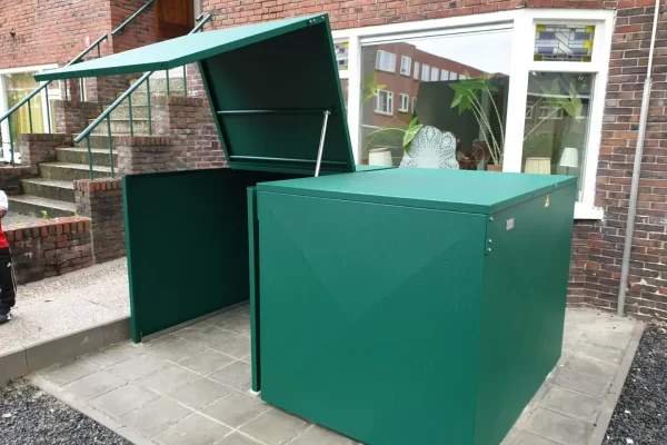 Berging naast trap zorginstelling